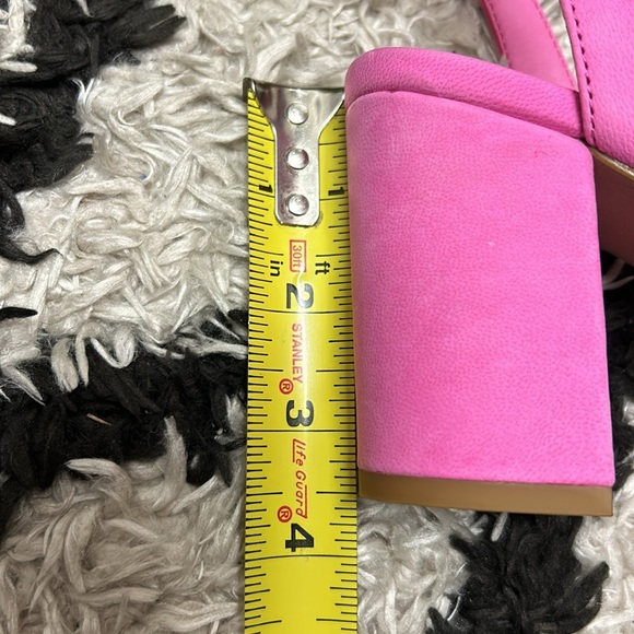 Pink heels - Picture 4 of 5